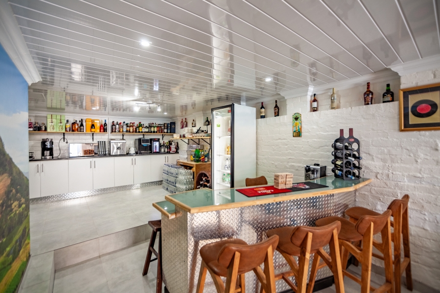 5 Bedroom Property for Sale in Milnerton Central Western Cape